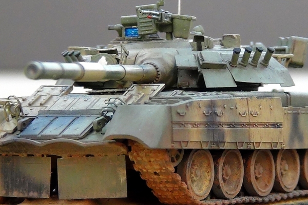 T-80U - MODELCOLLECT 1/72